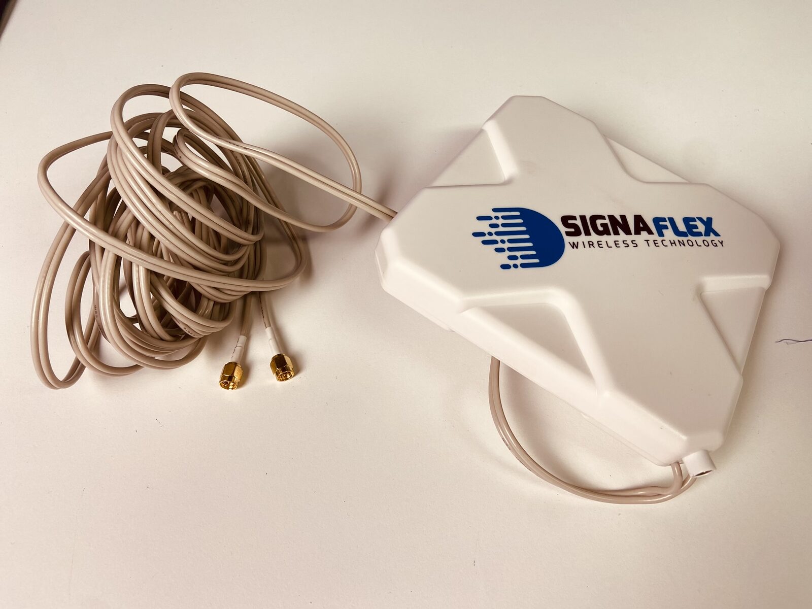 Antena SignaFlex Dual X-Cross 40 dBi, 2G/3G/4G