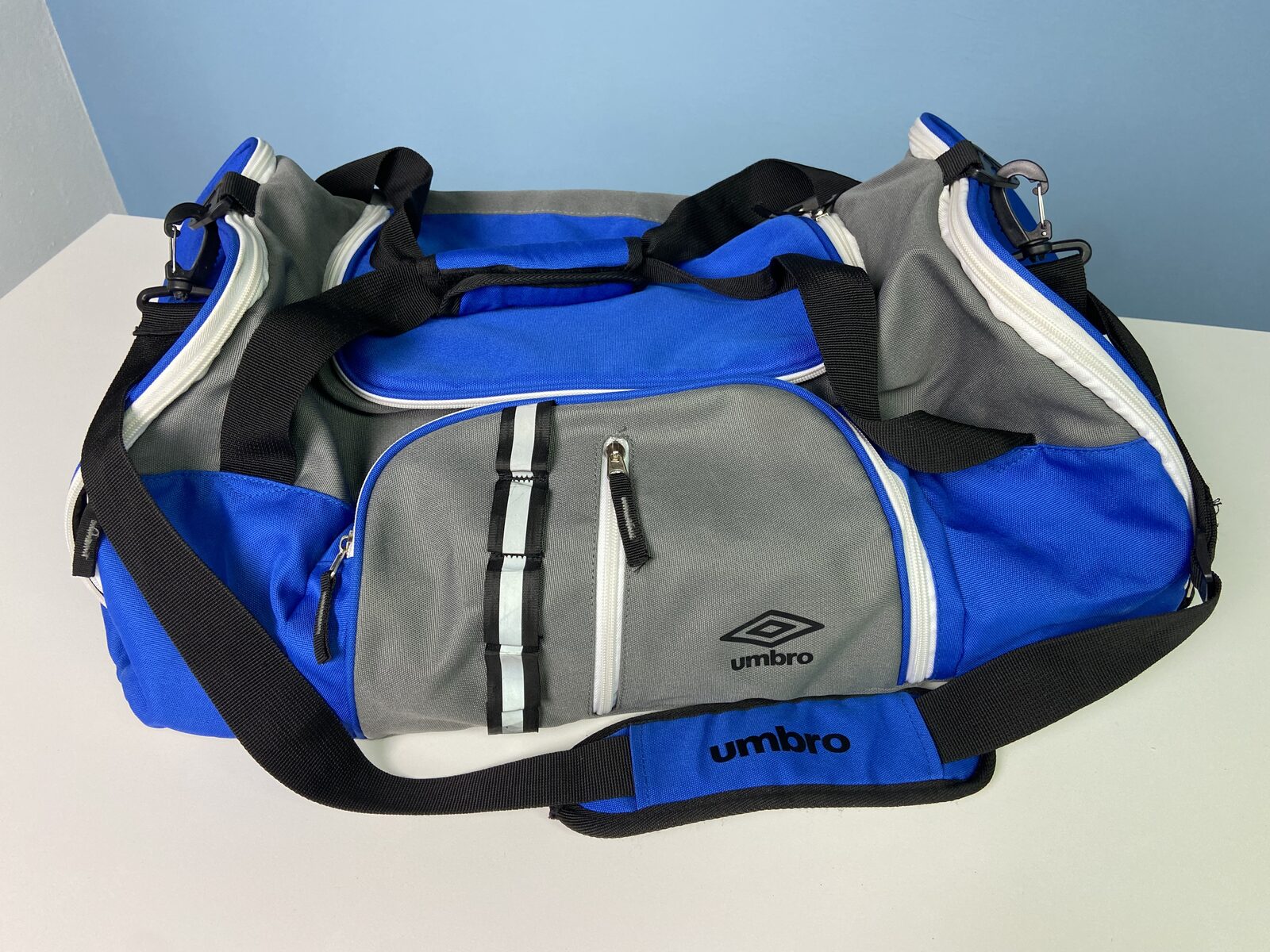 Torba sportowa Umbro, niebiesko-szara
